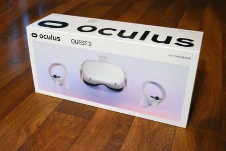 Oculus Quest 2 box